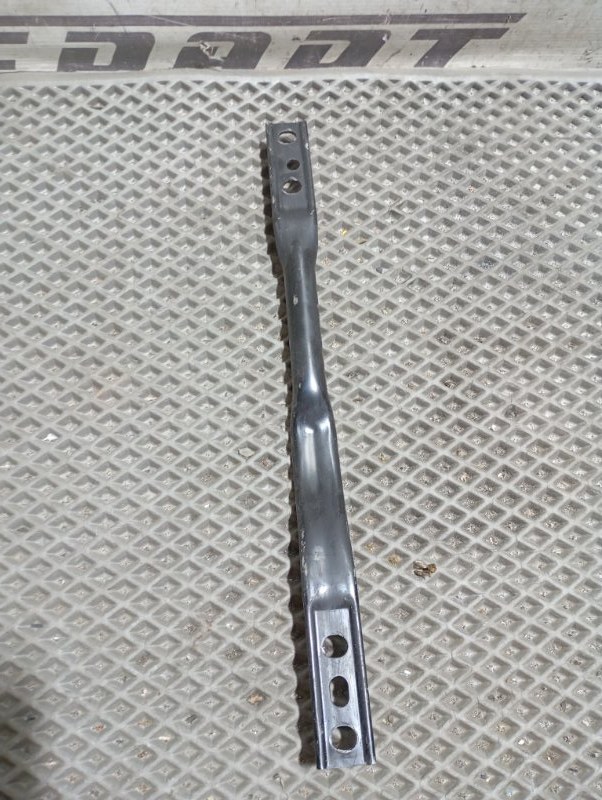 Распорка кузова Skoda Karoq 2024