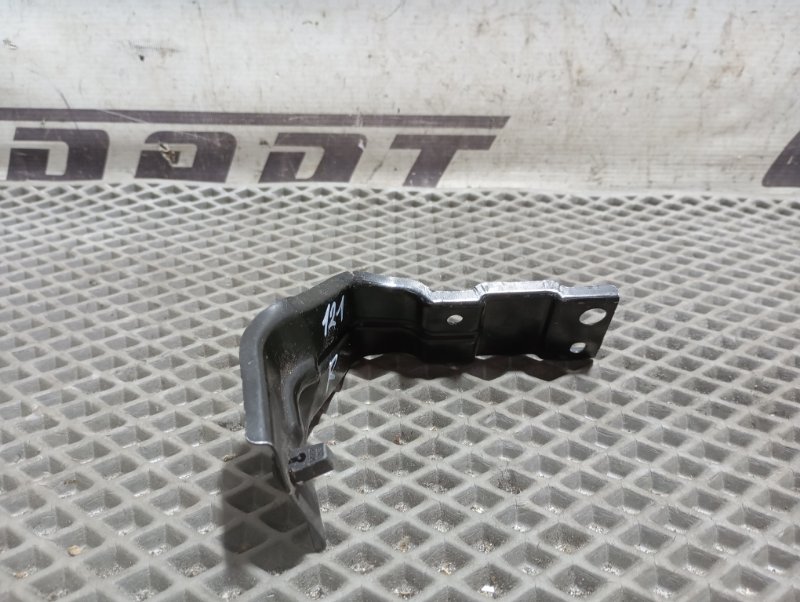 Кронштейн бампера Skoda Karoq 2024