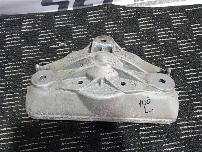 Опора стойки Volkswagen Touareg 2008