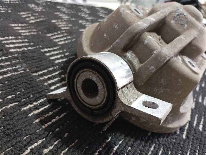 Опора стойки Audi Q7 2010 4L