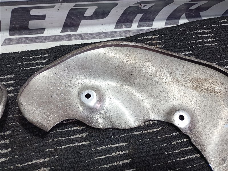 Пыльники тормозных дисков Audi Q5 2013 8R