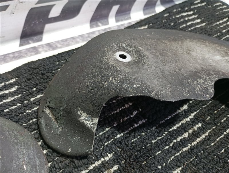 Пыльники тормозных дисков Audi Q5 2012 8R