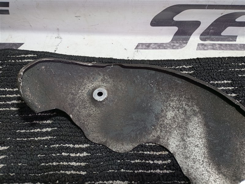 Пыльники тормозных дисков Audi Q5 2012 8R