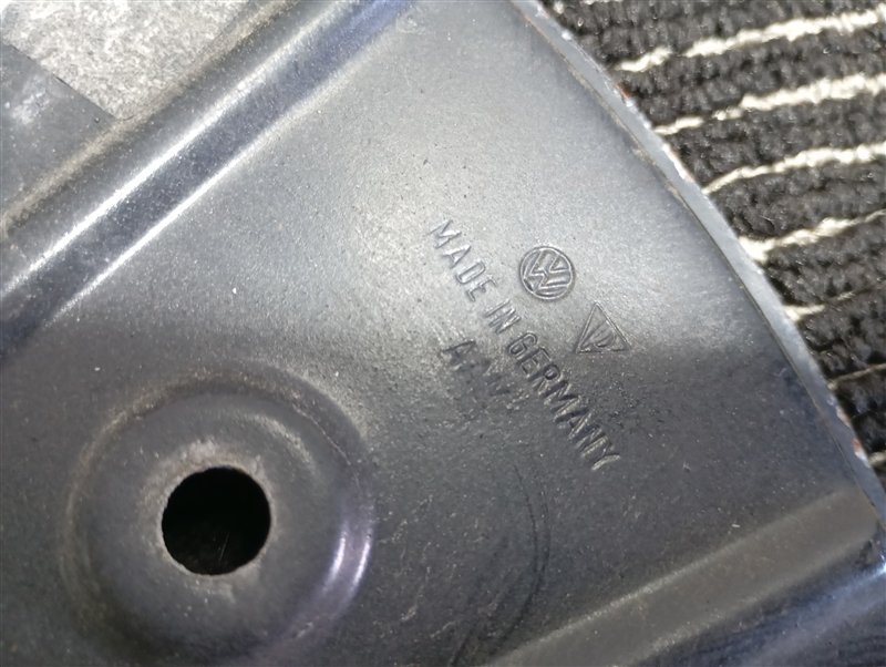 Пыльники тормозных дисков Volkswagen Touareg 2008