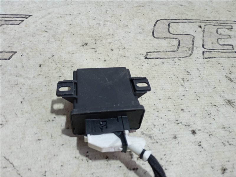 Блок управления светом Volkswagen Touareg 2008