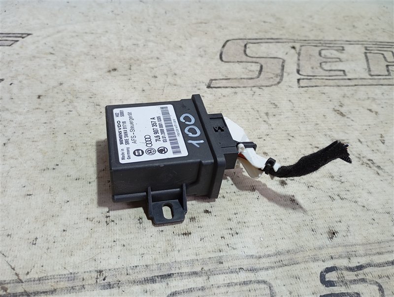 Блок управления светом Volkswagen Touareg 2008