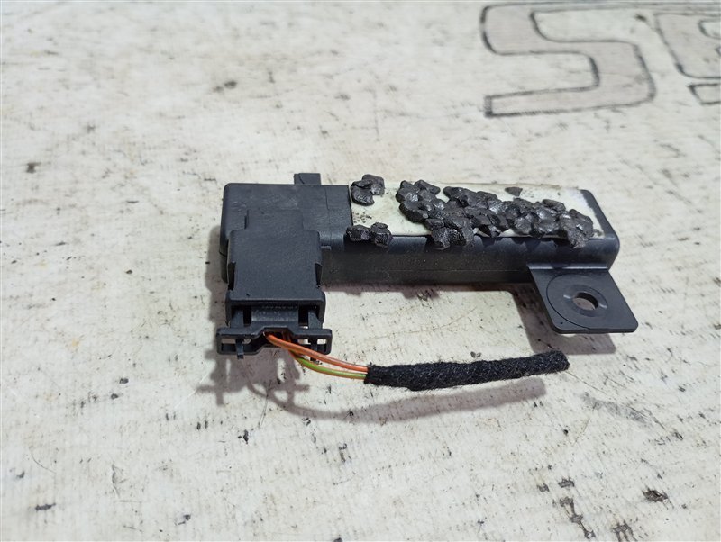 Антенна бесключевого доступа Volkswagen Touareg 2008