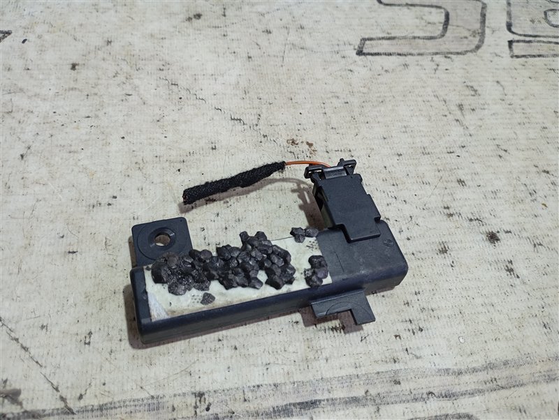 Антенна бесключевого доступа Volkswagen Touareg 2008