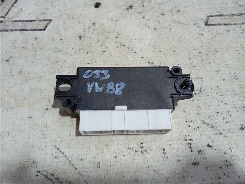 Блок управления парктроником Volkswagen Passat 2015 B8