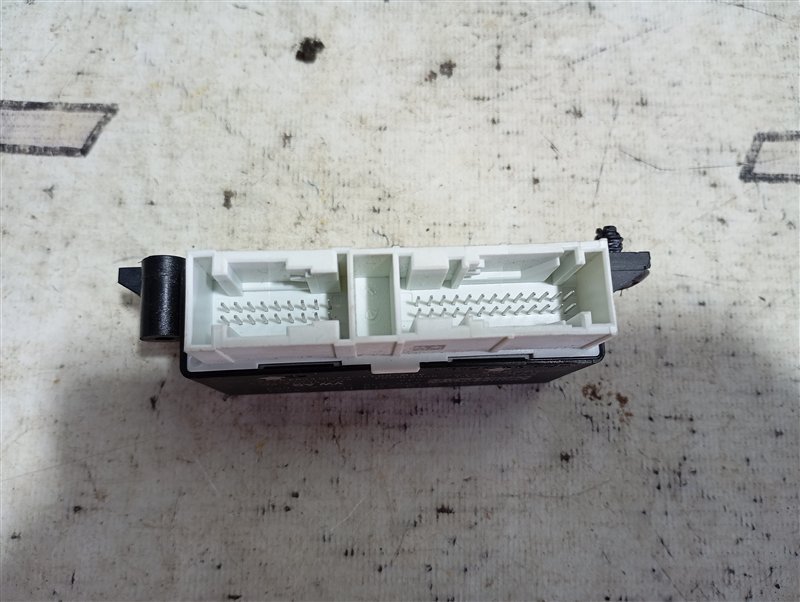 Блок управления парктроником Volkswagen Passat 2015 B8