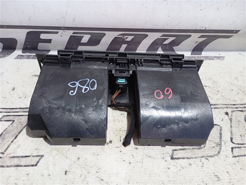 Бардачок центральный Volkswagen Passat 2008 B6