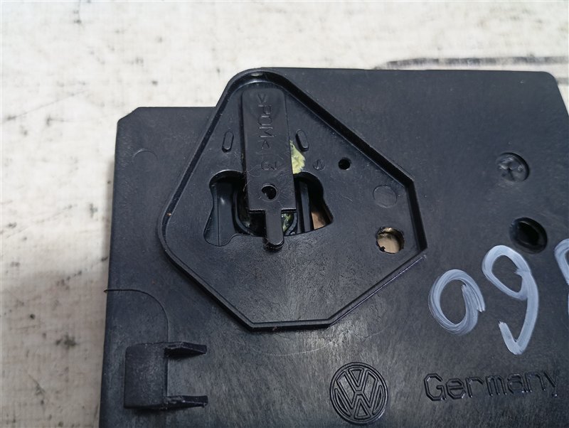 Бардачок центральный Volkswagen Passat 2006 B6