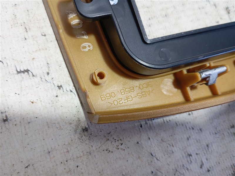 Рамка магнитолы Volkswagen Passat 2006 B6