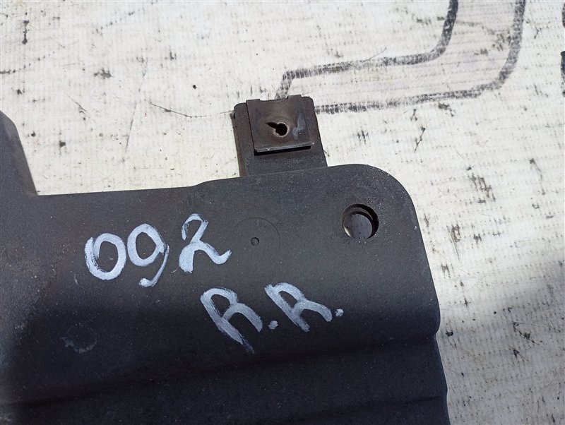 Брызговик Audi A3 2009 8P