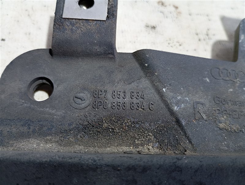 Брызговик Audi A3 2009 8P