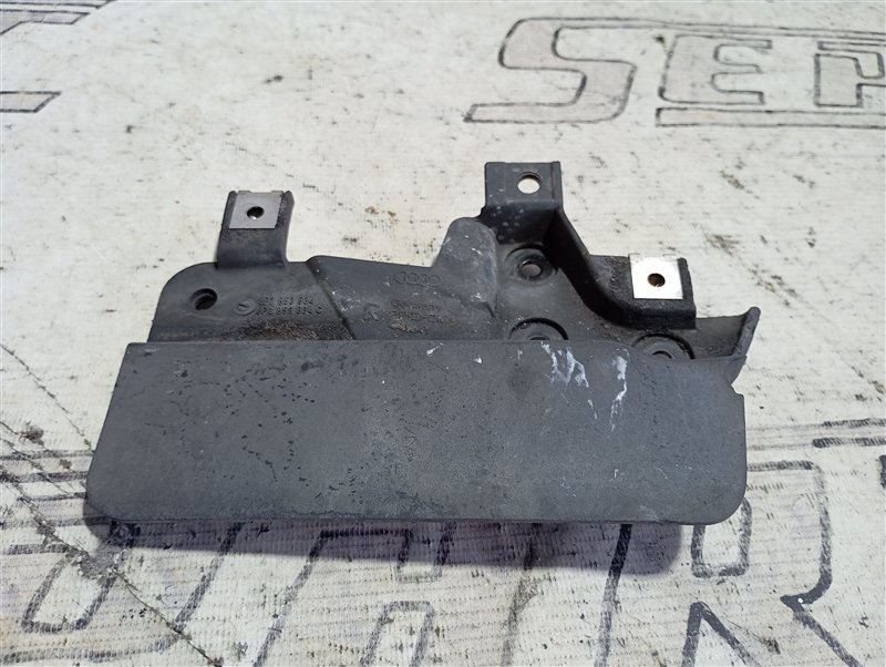 Брызговик Audi A3 2009 8P