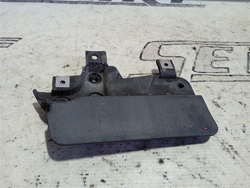 Брызговик Audi A3 2009 8P