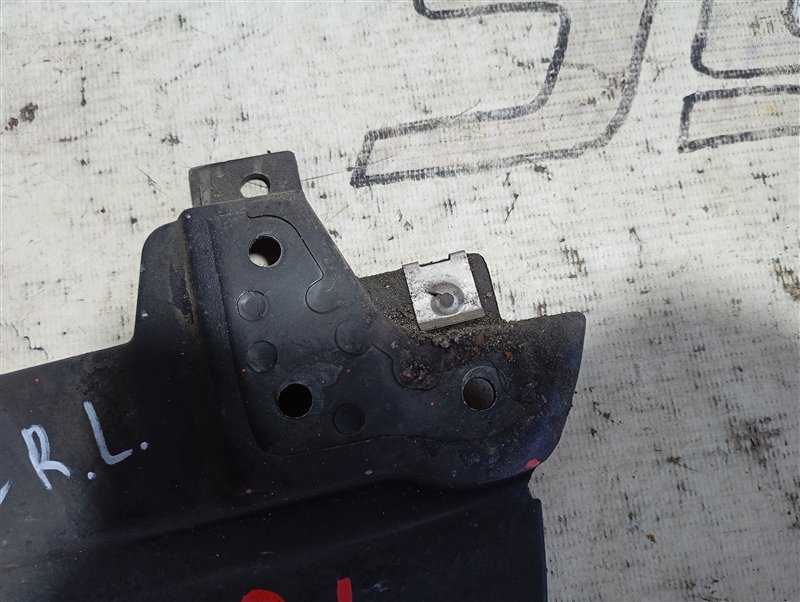 Брызговик Audi A3 2009 8P