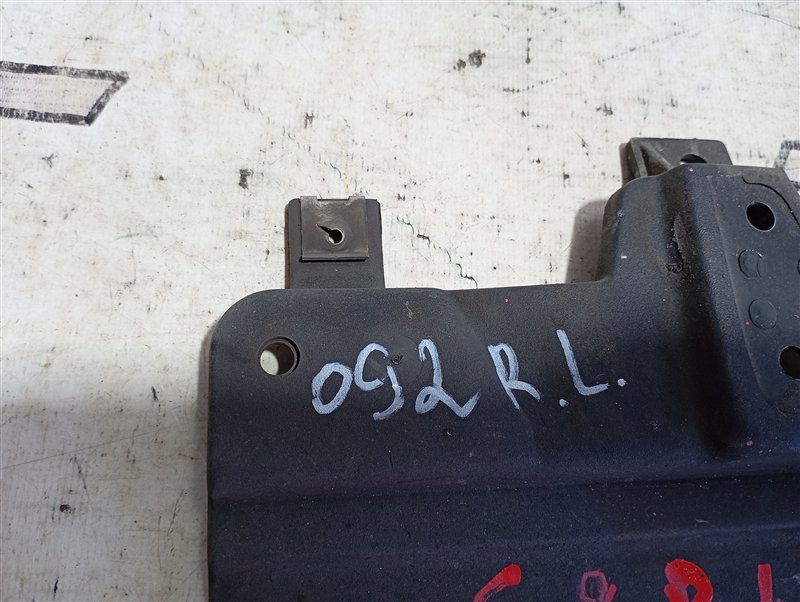 Брызговик Audi A3 2009 8P