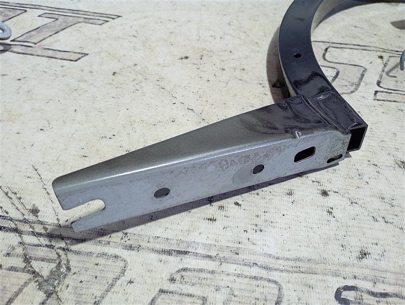 Петля крышки багажника Audi A4 2016 B9