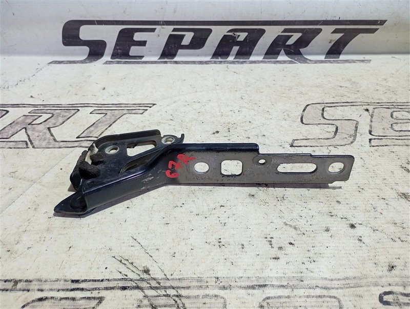 Петля капота Audi Q7 2010 4L