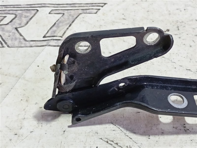 Петля капота Audi Q7 2010 4L