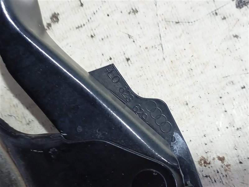 Петля капота Audi Q7 2010 4L