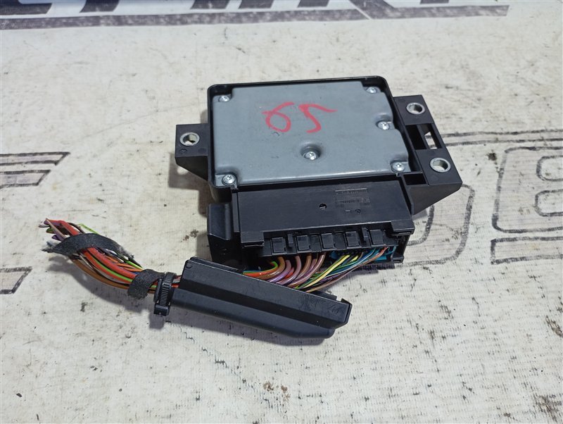 Блок управления стояночным тормозом Volkswagen Tiguan 2012 5N