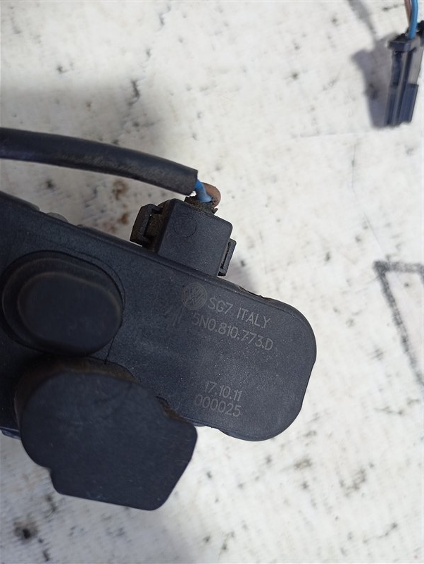 Актуатор лючка топливного бака Volkswagen Tiguan 2012 5N