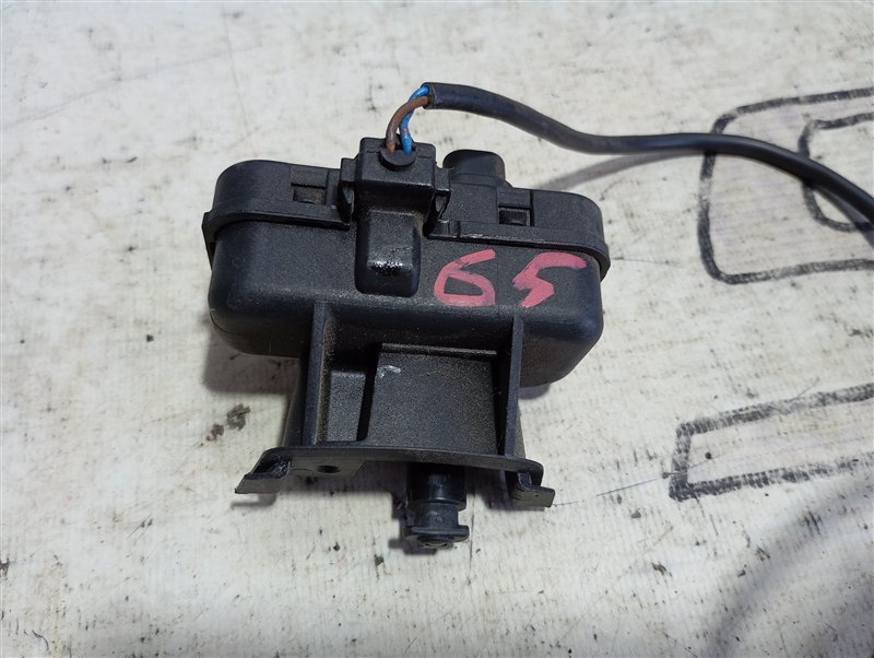 Актуатор лючка топливного бака Volkswagen Tiguan 2012 5N