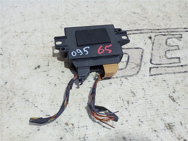 Блок управления парктроником Volkswagen Tiguan 2012 5N