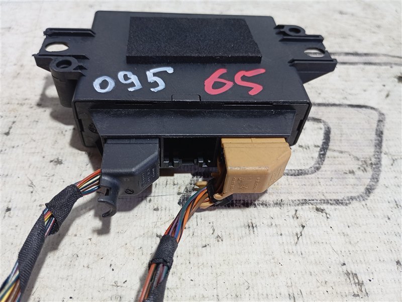 Блок управления парктроником Volkswagen Tiguan 2012 5N