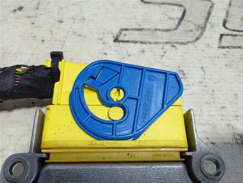 Блок управления подушками безопасности Volkswagen Tiguan 2012 5N