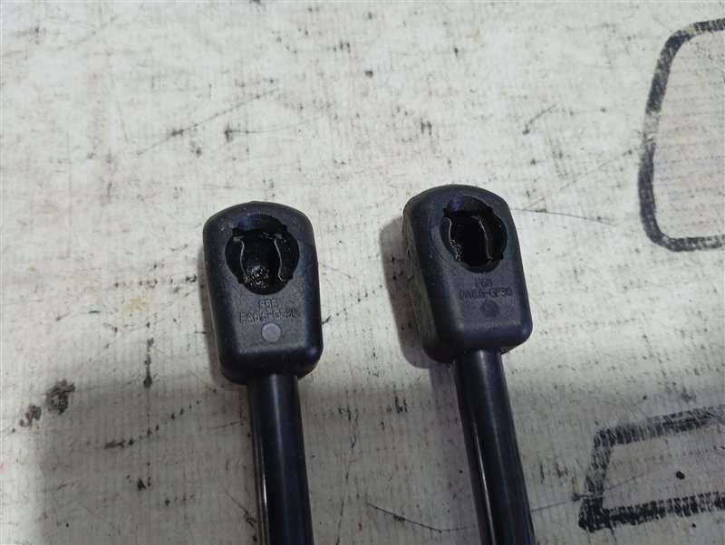 Амортизаторы капота Audi A6 2011 C7