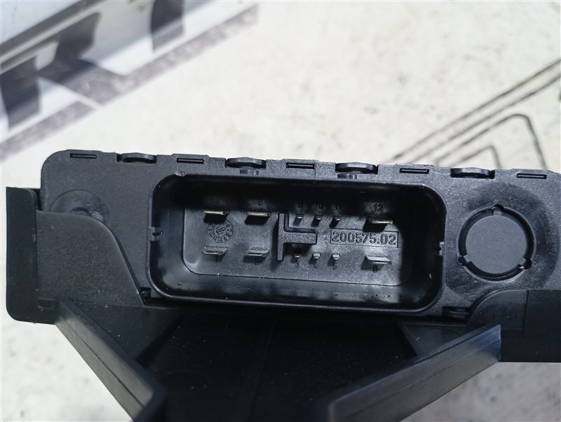 Стабилизатор напряжения Audi Q5 2012 8R