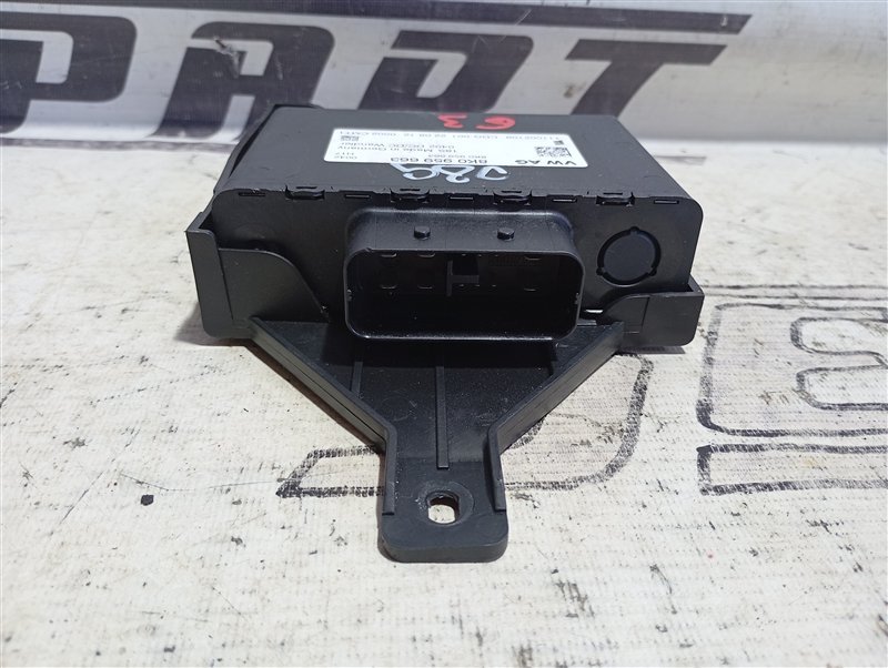 Стабилизатор напряжения Audi Q5 2012 8R