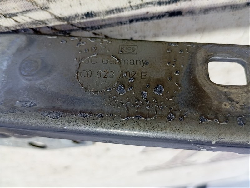 Петля капота Volkswagen Passat 2008 B6