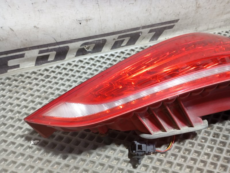 Фонарь Audi Q5 2010 8R