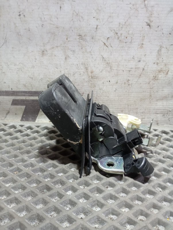 Замок багажника Audi Q5 2010 8R