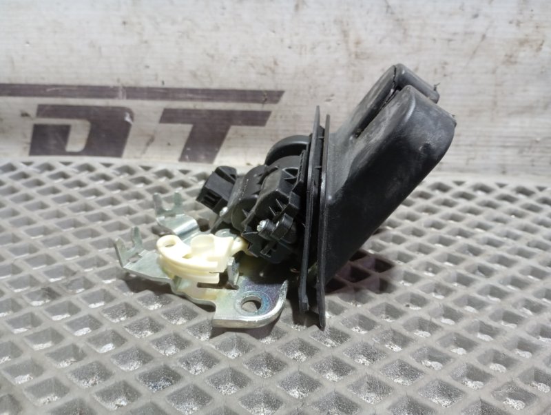 Замок багажника Audi Q5 2010 8R