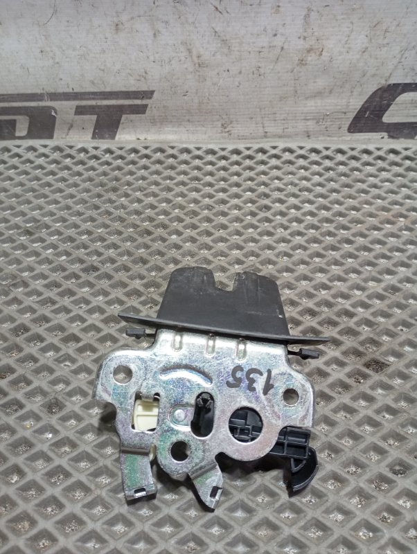 Замок багажника Audi Q5 2010 8R