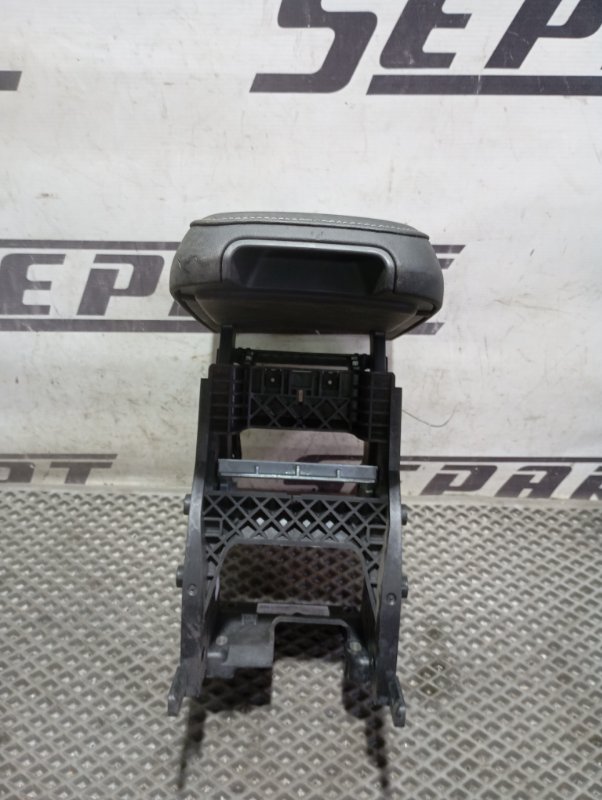 Подлокотник Skoda Karoq 2024