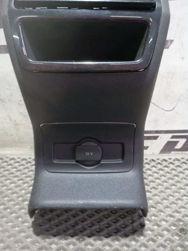 Консоль задняя с дефлекторами Skoda Karoq 2024