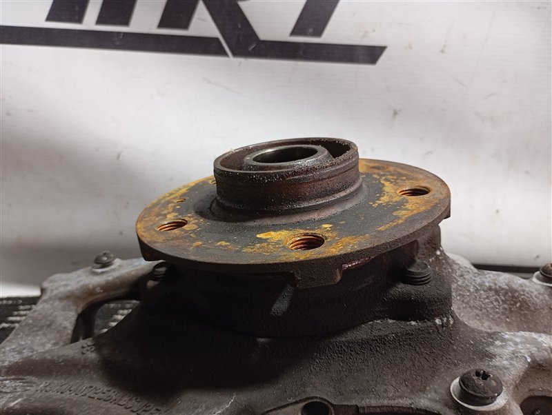 Кулак поворотный Audi Q5 2013 8R