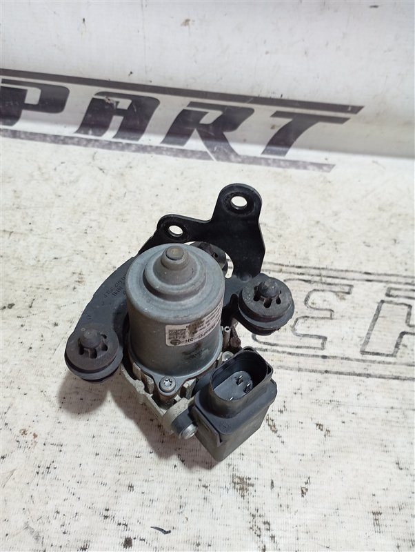 Насос вакуумный Volkswagen Passat 2012 B7