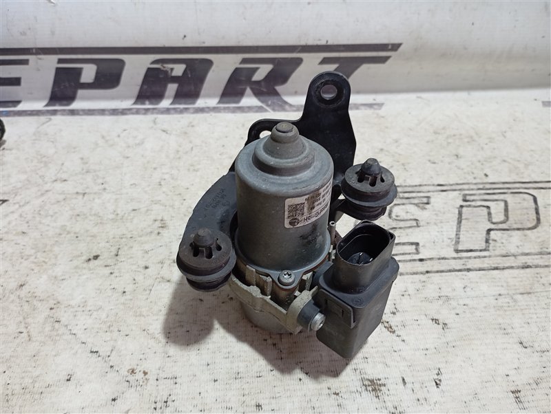 Насос вакуумный Volkswagen Passat 2012 B7