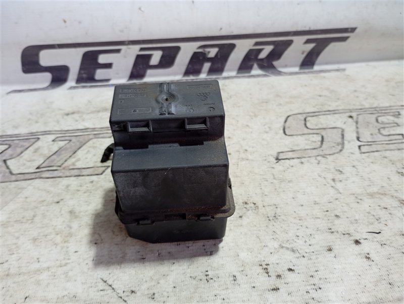 Блок предохранителей Volkswagen Passat 2012 B7