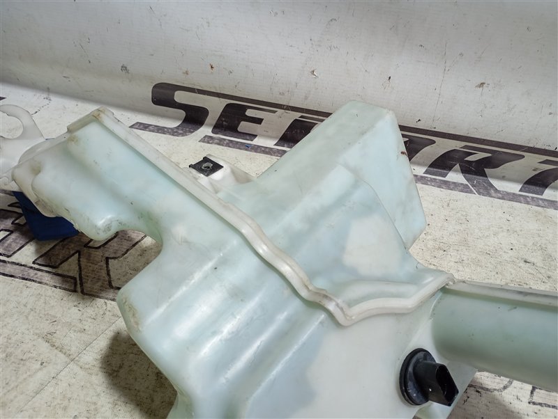 Бачок омывателя Volkswagen Passat 2006 B6