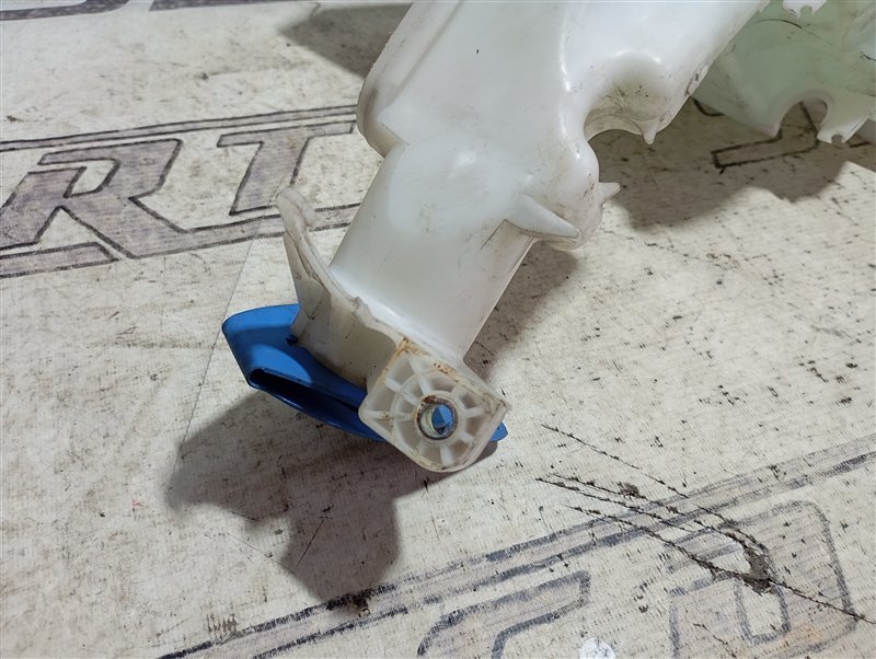 Бачок омывателя Volkswagen Passat 2006 B6