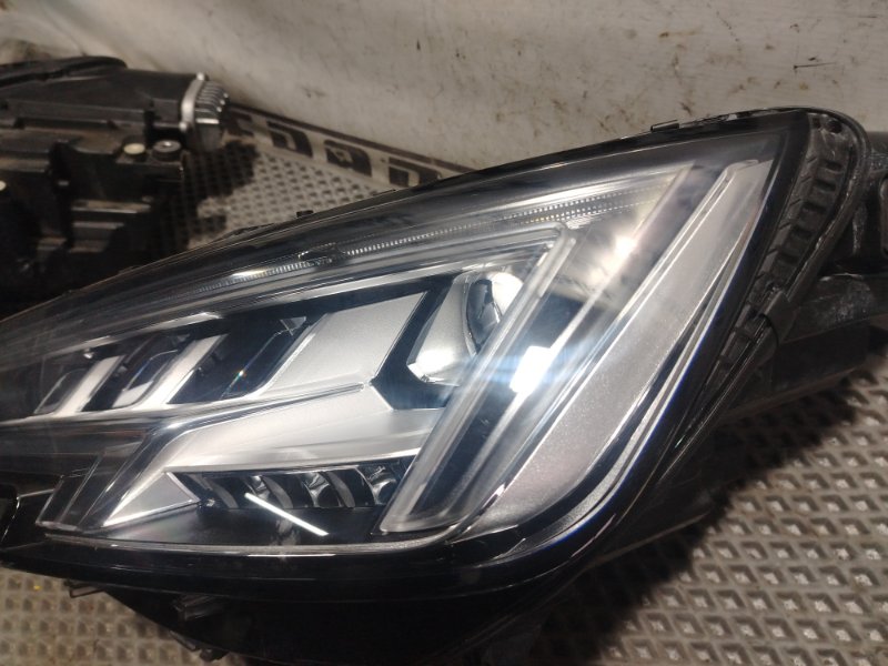 Фары Audi A4 2016 B9